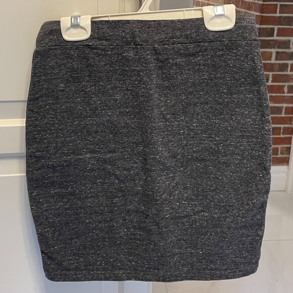 Talula Aritzia Tulip Hem Stretchy Mini Skirt XS - Picture 9 of 9